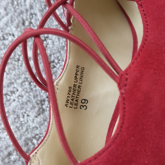 GORGEOUS "The Collection" Red Suede Leather Stretch Strapy Pointy Pumps, Sz 39 - Picture 8 of 11